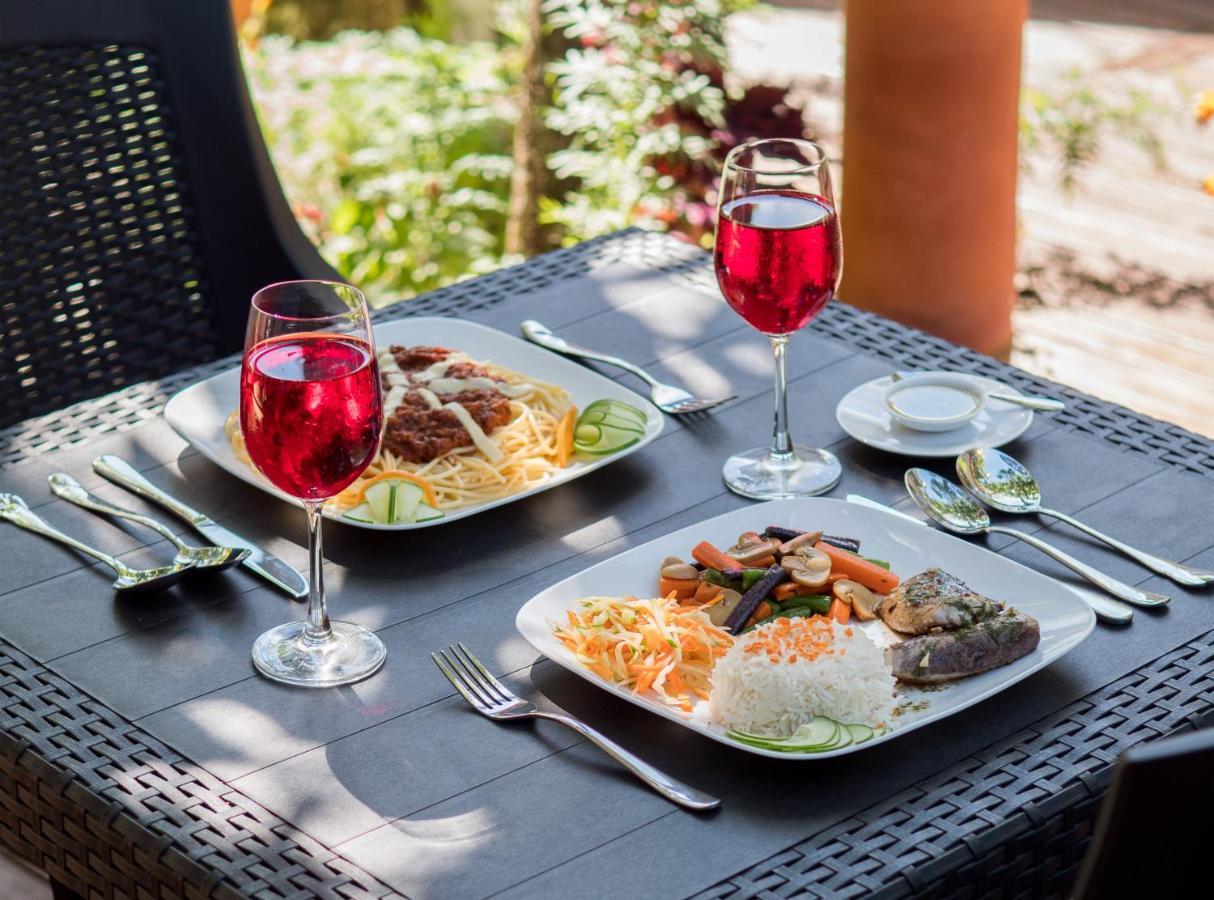 Isle Royal Inn Fuvahmulah Экстерьер фото