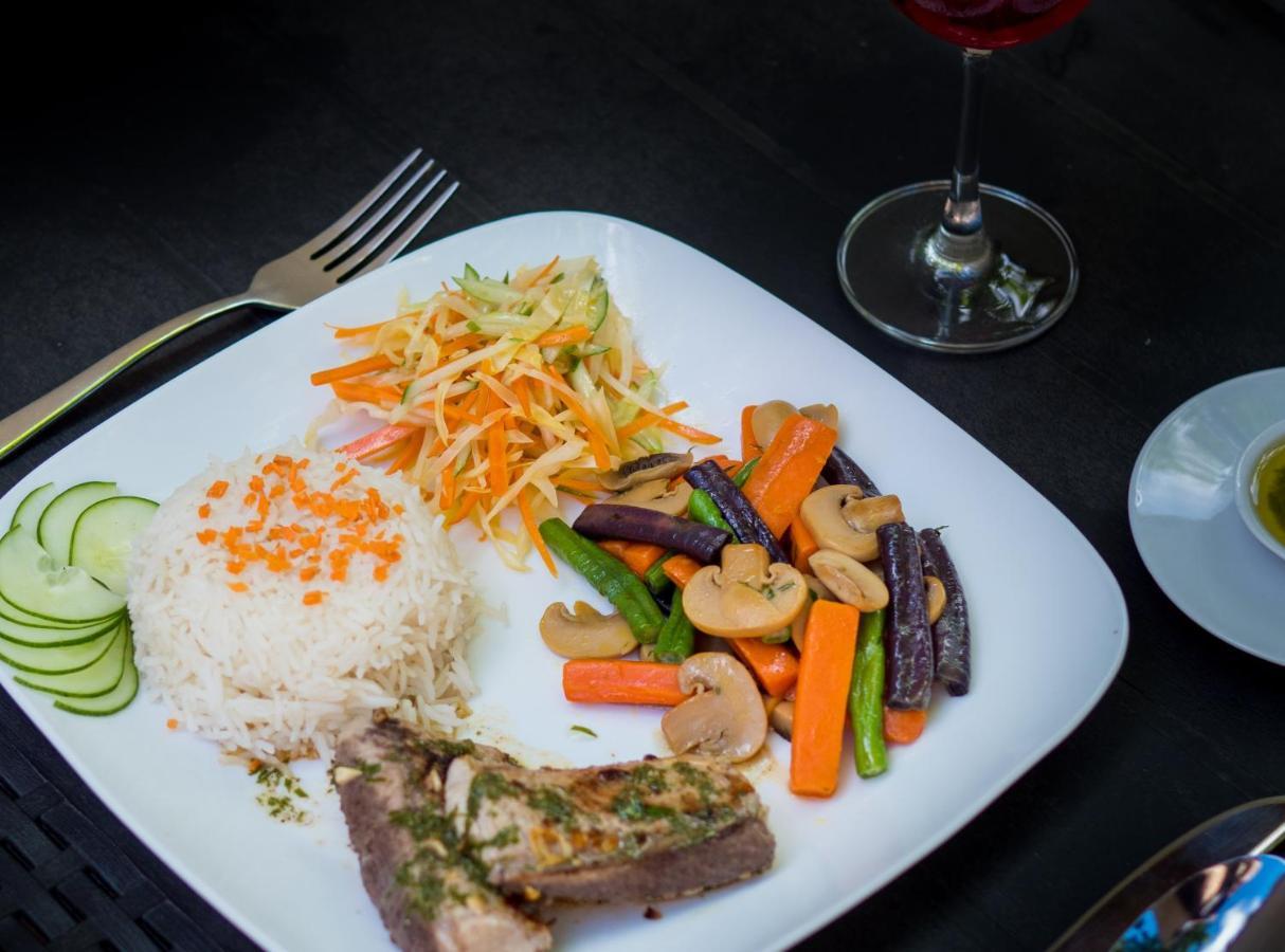 Isle Royal Inn Fuvahmulah Экстерьер фото